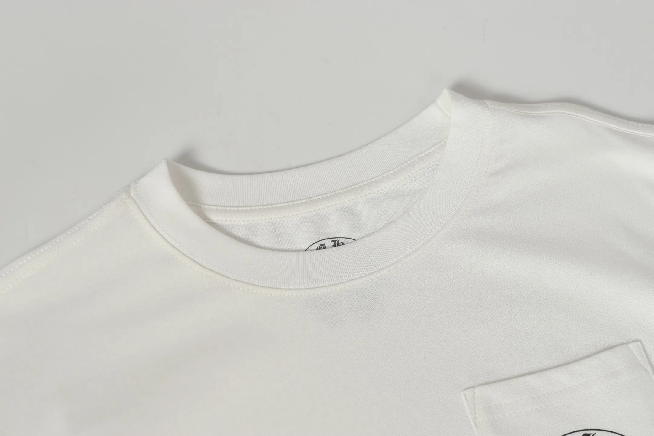P150 2125 style -Chrome Hearts/Chrome Hearts Hong Kong limited Sanskrit letter printed long-sleeved T-shirt -High weight, high density and high quality. The wool is soft, delicate and skin-friendly. It feels soft and silky. It has excellent warmth and skin-friendly properties.